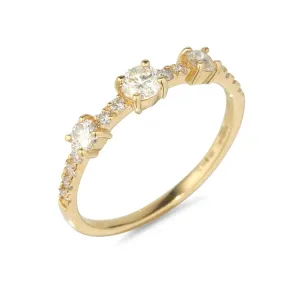 18kt Gold 0.59ct Three Round Diamond Ring