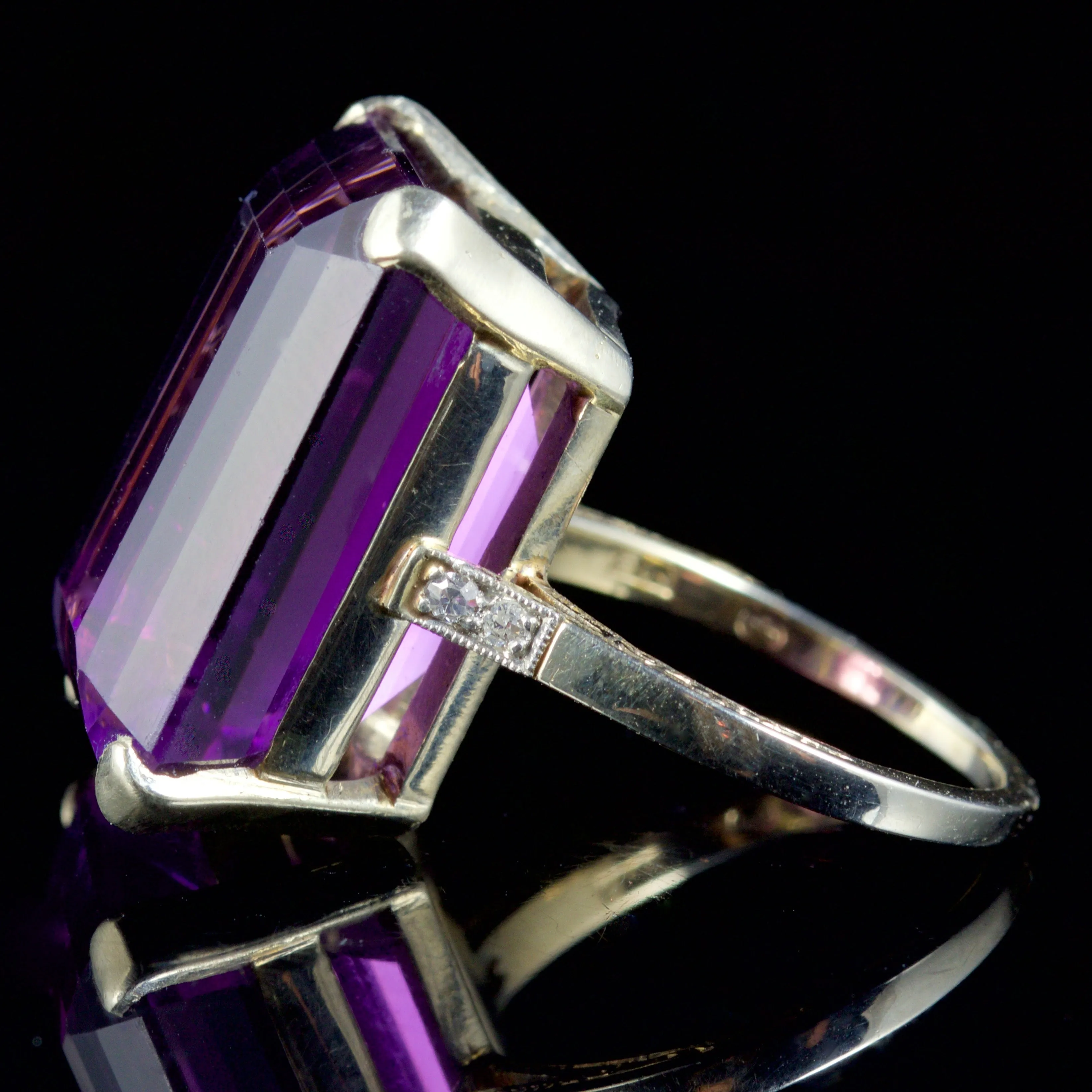 Amethyst Diamond Ring 20Ct Amethyst 14Ct Gold Circa 1940