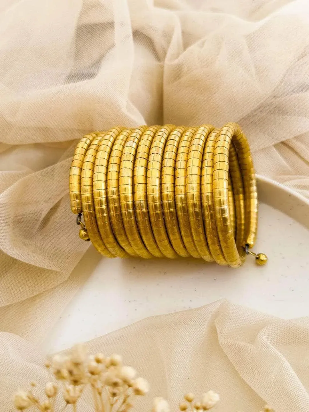 Anushka Sen In Stackable Bracelets Gold