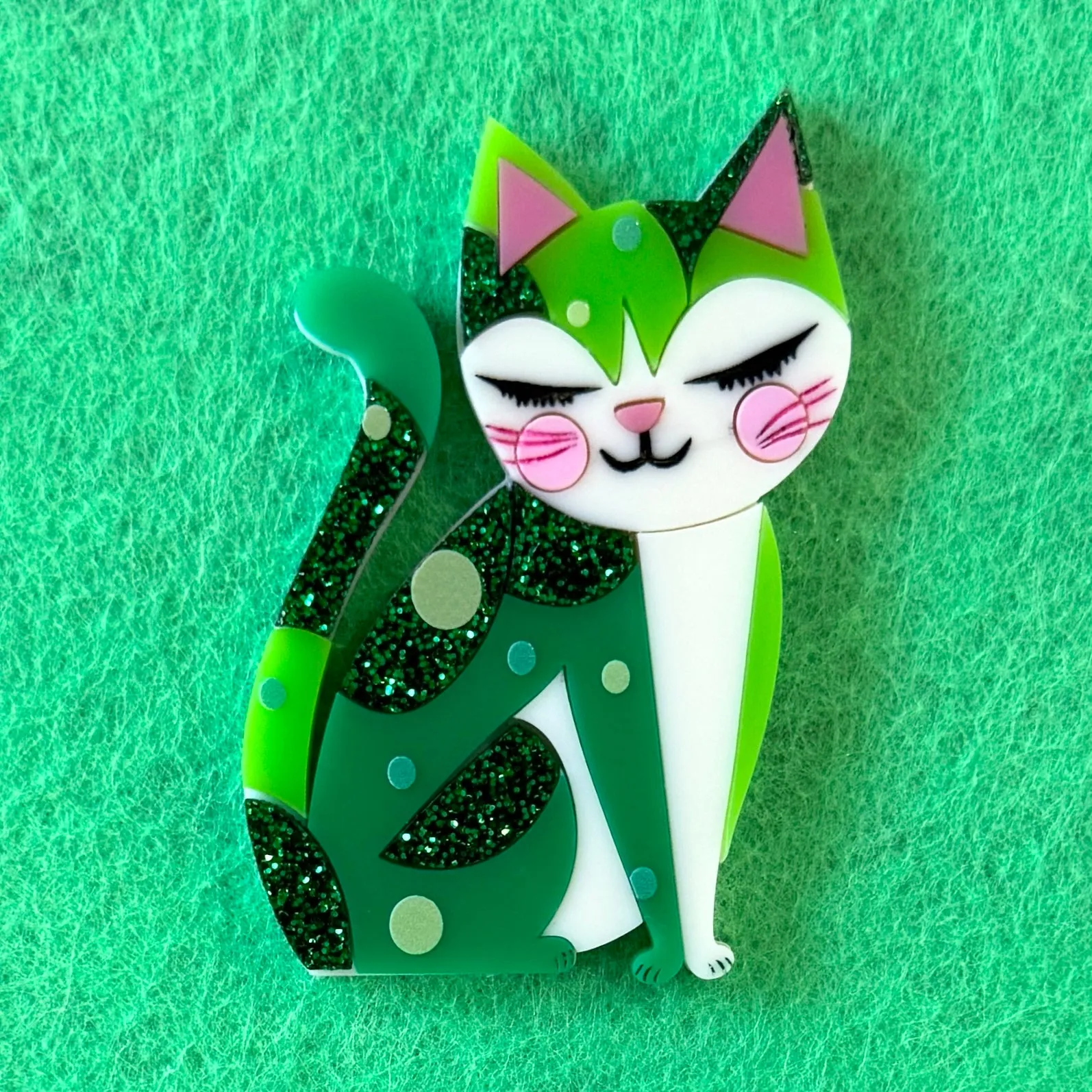 Emerald the whimsical cat from OZ - Brooch - Set of 2