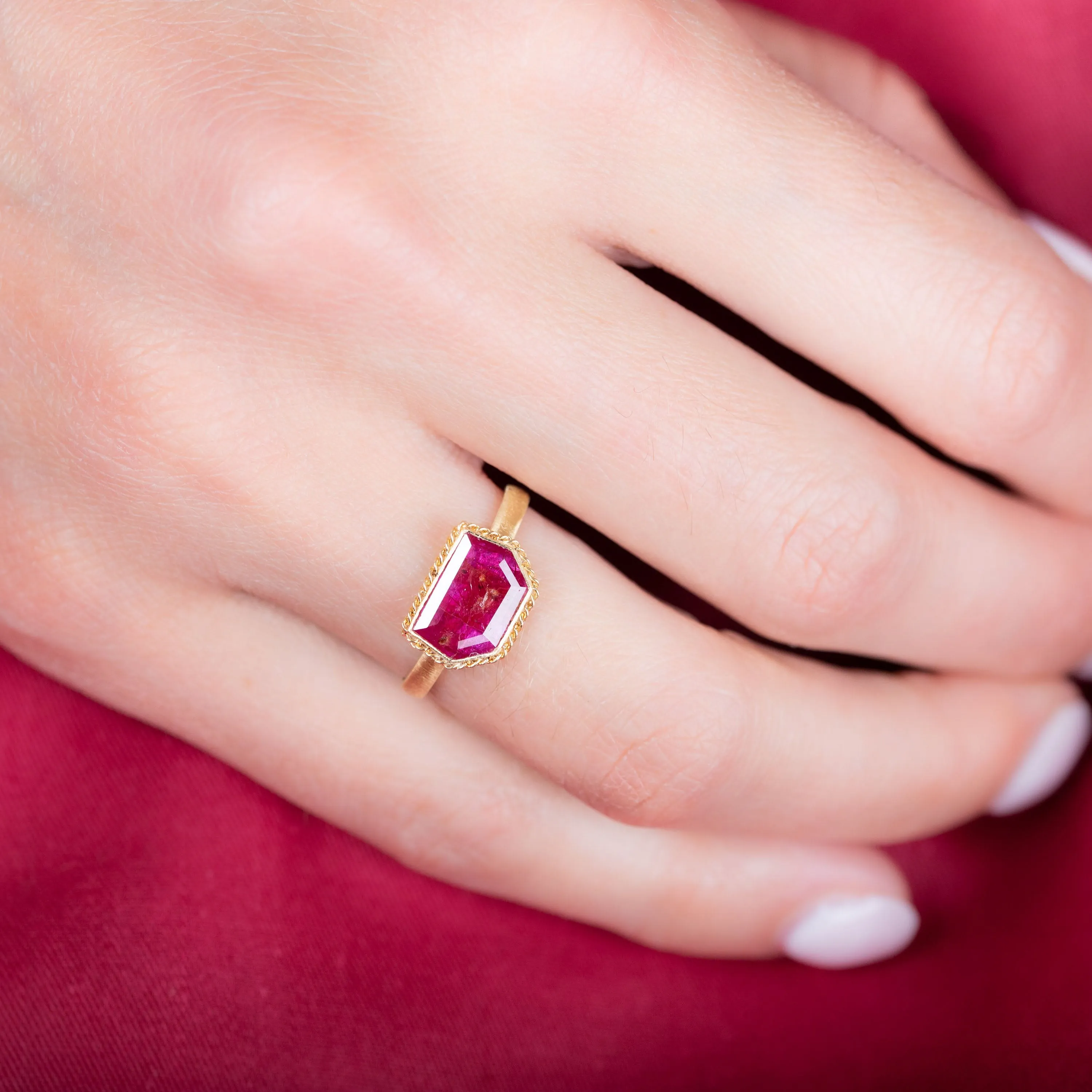 Mozambique Ruby 18k One-of-a-Kind Ring