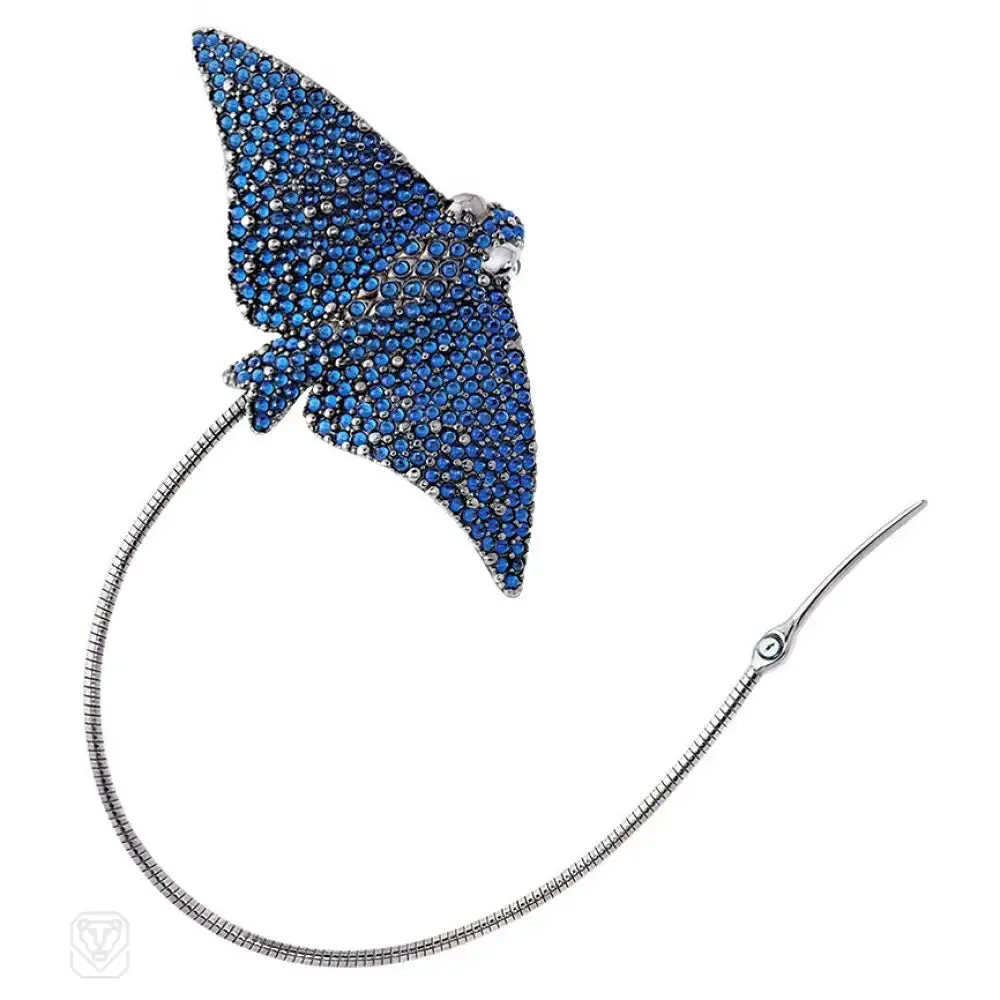 Swarovski crystal and ruthenium plated sting ray brooch