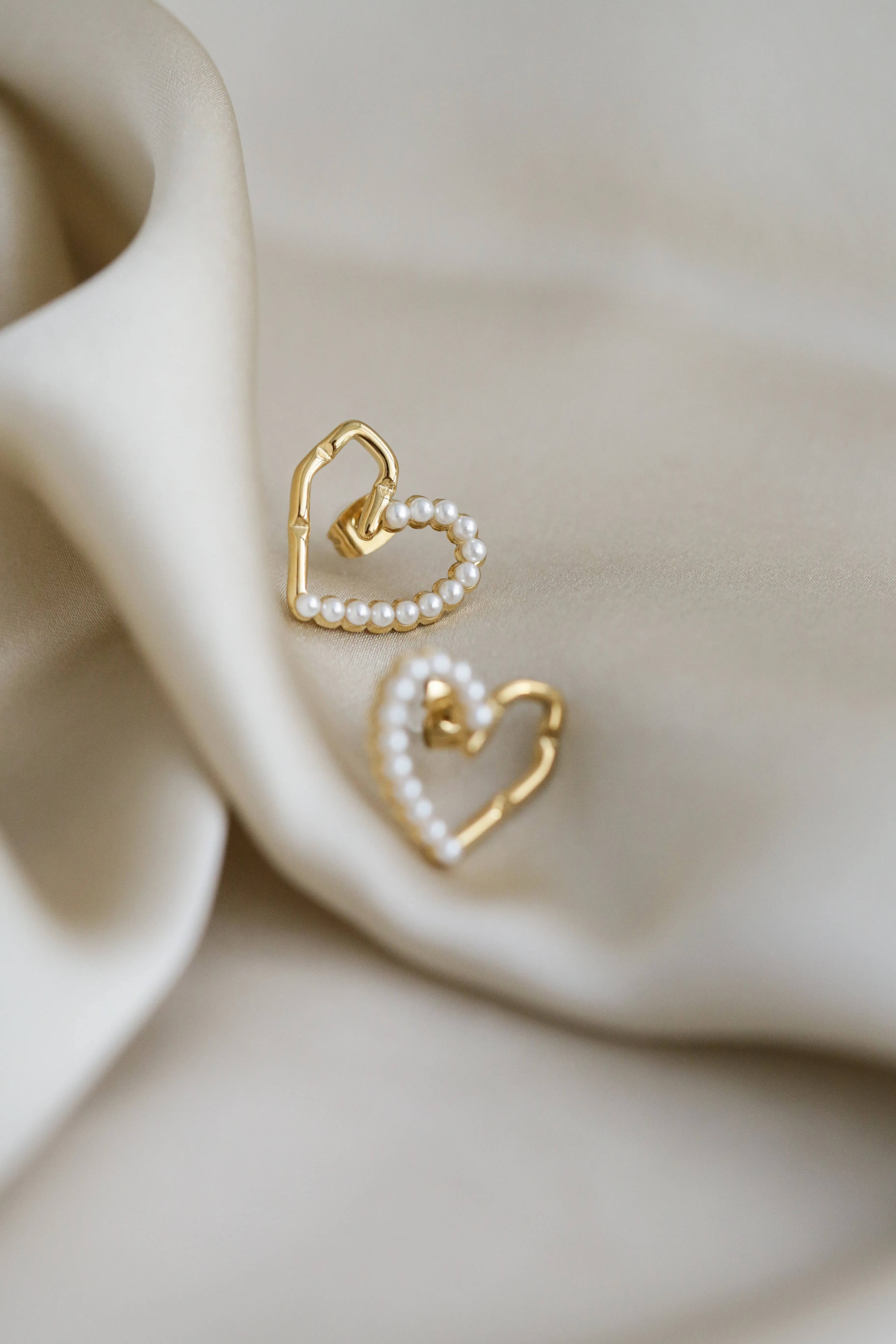 The Heart - Pearl Studs