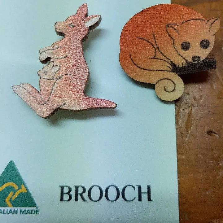 WOODEN AUSTRALIAN BROOCH